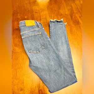 Madwell 9” High Rise Skinny jeans, Size 25